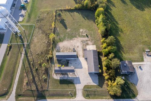 3830 Terry Dianne St, Beaverton, MI, 48612-8652 | Card Image