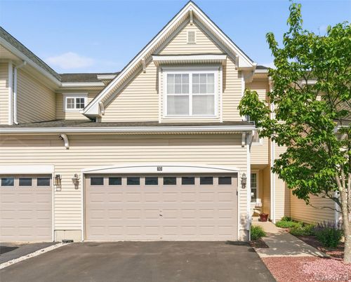 10 Cornwall Ln, Middletown, NY, 10940-5077 | Card Image