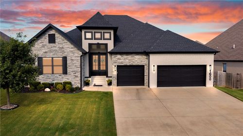 1600 Glastonbury Dr, Centerton, AR, 72719-9542 | Card Image