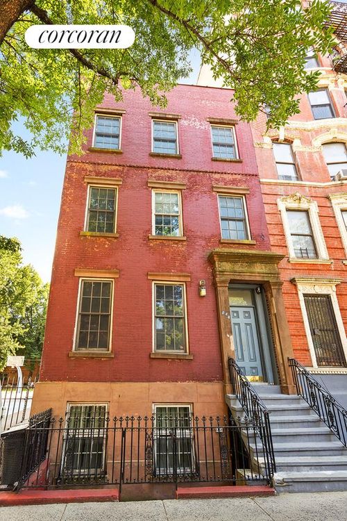 746 E 6th St, New York, NY, 10009-6922 | Card Image