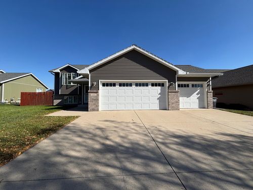 224 Creekside Dr, Eagle Lake, MN, 56024-4608 | Card Image