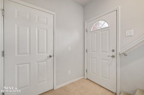 29580 Woodpark Cir, Warren, MI, 48092-6307 | Card Image