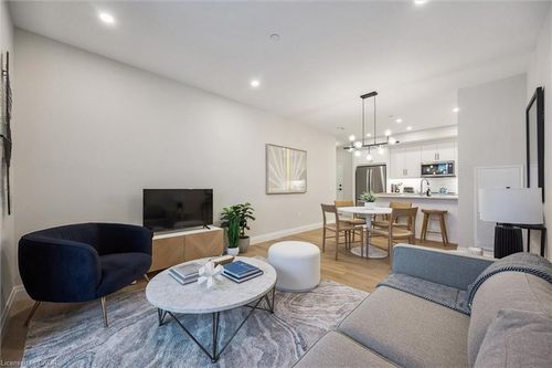 318-1882 Gordon St, Guelph, ON, N1L0P6 | Card Image