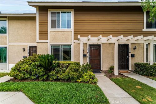 e-2921 S Sycamore St, Santa Ana, CA, 92707-4127 | Card Image