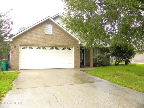 2084 Carolwood Dr, Biloxi, MS, 39532-4213 | Card Image