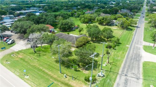 15202 Northwest Blvd, Robstown, TX, 78380-5926 | Card Image