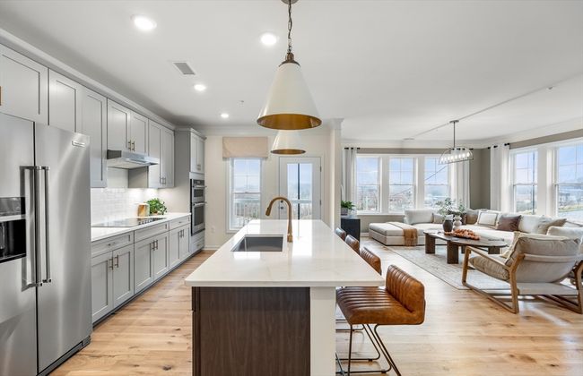 UNIT-109 - 2 Stratton Dr, Condo with 1 bedrooms, 1 bathrooms and 2 parking in Woburn MA | Image 4