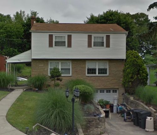 465 Macassar Dr, Pittsburgh, PA, 15236-2724 | Card Image