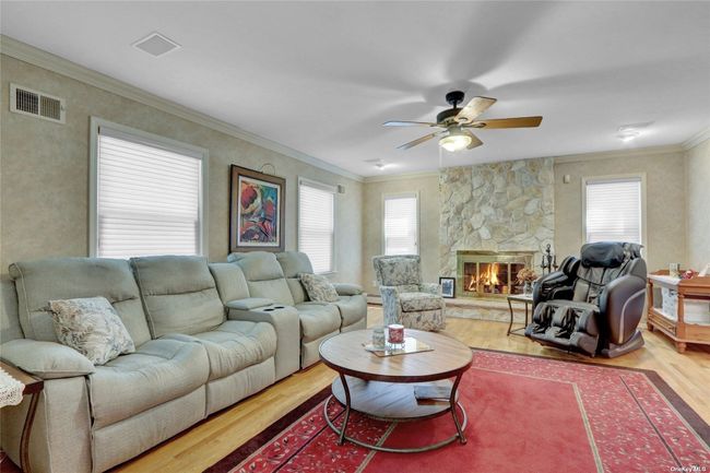 13 Frontier Trail, House other with 5 bedrooms, 2 bathrooms and null parking in Manorville NY | Image 11