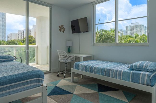 APT-401 - 17050 N Bay Rd, Condo with 2 bedrooms, 2 bathrooms and null parking in Sunny Isles Beach FL | Image 17