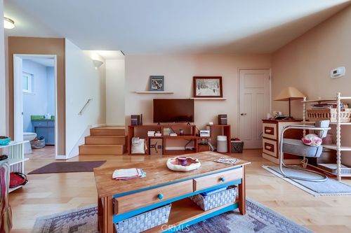 apt-43-11138 Aqua Vista St, Studio City, CA, 91602-3183 | Card Image