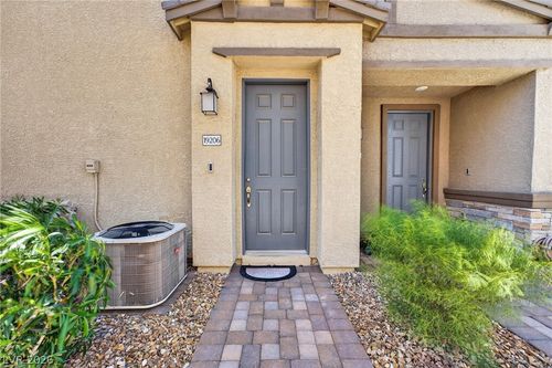 19206-3700 Canis Minor Ln, Henderson, NV, 89052-8805 | Card Image
