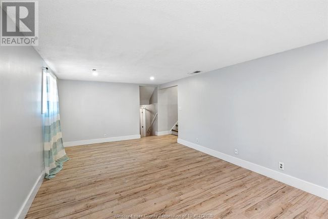 1361 Isabelle Pl, Home with 5 bedrooms, 2 bathrooms and null parking in Windsor ON | Image 34