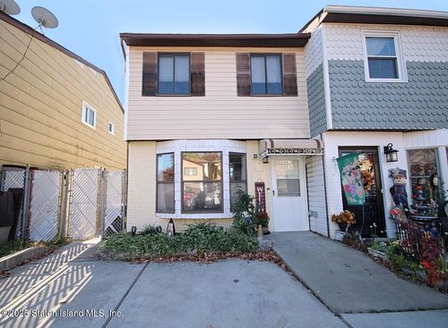 52 Sandalwood Dr, Staten Island, NY, 10308-1847 | Card Image