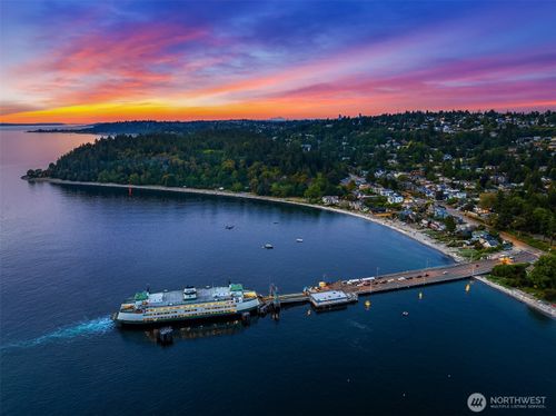8917 Fauntleroy Way Sw, Seattle, WA, 98136-2443 | Card Image