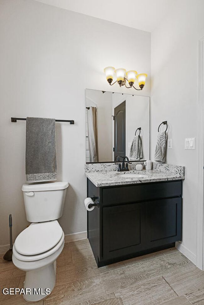 12801 Woolstone-33 | Image 35