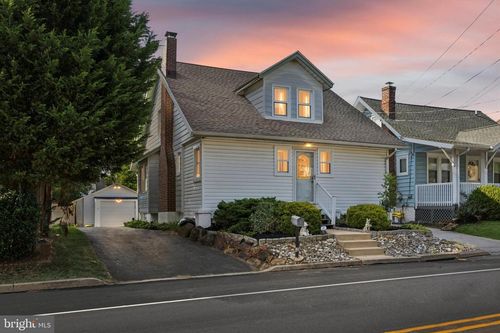 204 Media Line Rd, NEWTOWN SQUARE, PA, 19073-4521 | Card Image