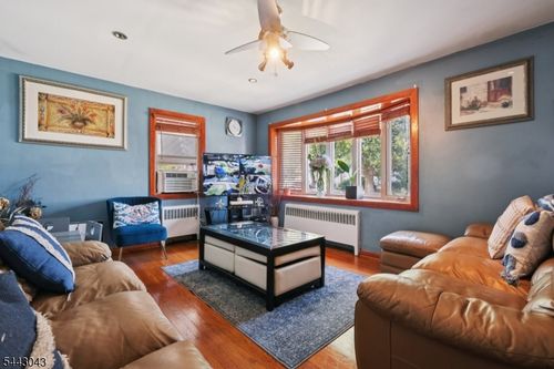 237 Sherwood Ave, Paterson, NJ, 07502-1319 | Card Image