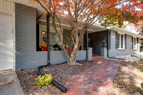 2517 E Greenwood St, Springfield, MO, 65804-3909 | Card Image