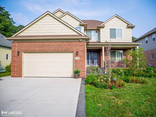 37440 Curwood Dr, Sterling Heights, MI, 48310-3520 | Card Image