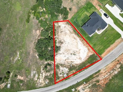 1077 Gonzollas Rd, Springtown, TX, 76082-2616 | Card Image