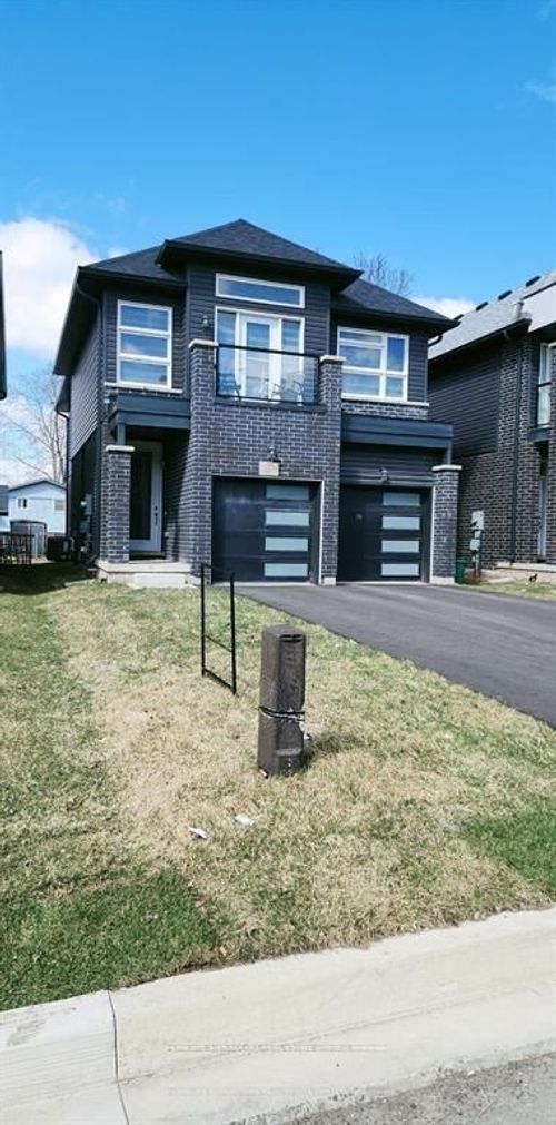 68 Mclaughlin St, Welland, ON, L3B0J8 | Card Image