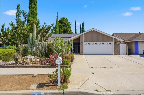 4605 E Silverleaf Ave, Orange, CA, 92869-3015 | Card Image