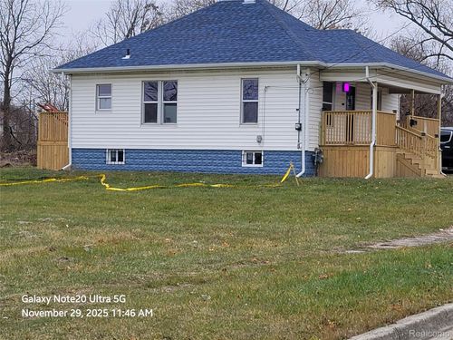 630 E Dartmouth St, Flint, MI, 48505-4342 | Card Image