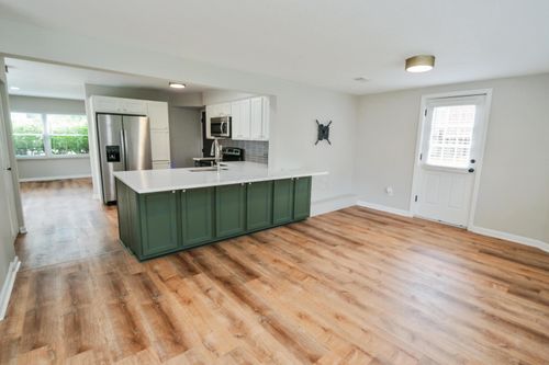 189 N Gould Rd, Columbus, OH, 43209-1549 | Card Image