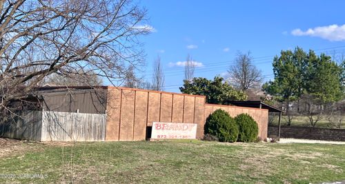 1401 E Main St, Linn, MO, 65051-2515 | Card Image