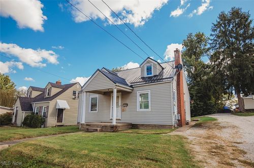 2304 Broad St, Parkersburg, WV, 26101-2820 | Card Image