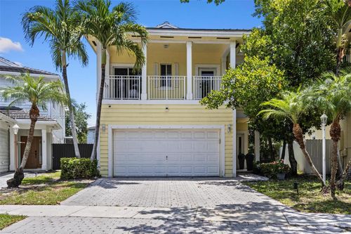 357 Ne 35th Ter, Homestead, FL, 33033-7145 | Card Image