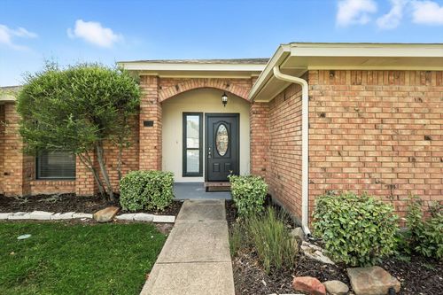 5446 Meadow Vista Ln, Garland, TX, 75043-6517 | Card Image