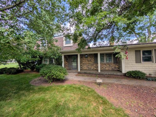 8560 Apple Blossom Ln, Flushing, MI, 48433-2904 | Card Image