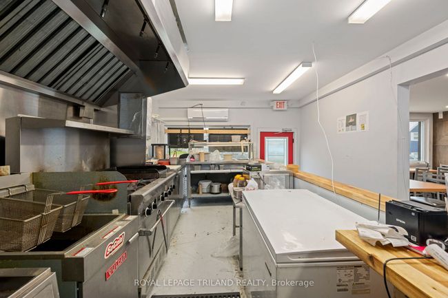174 William St, Home with 0 bedrooms, 4 bathrooms and null parking in Port Stanley ON | Image 6