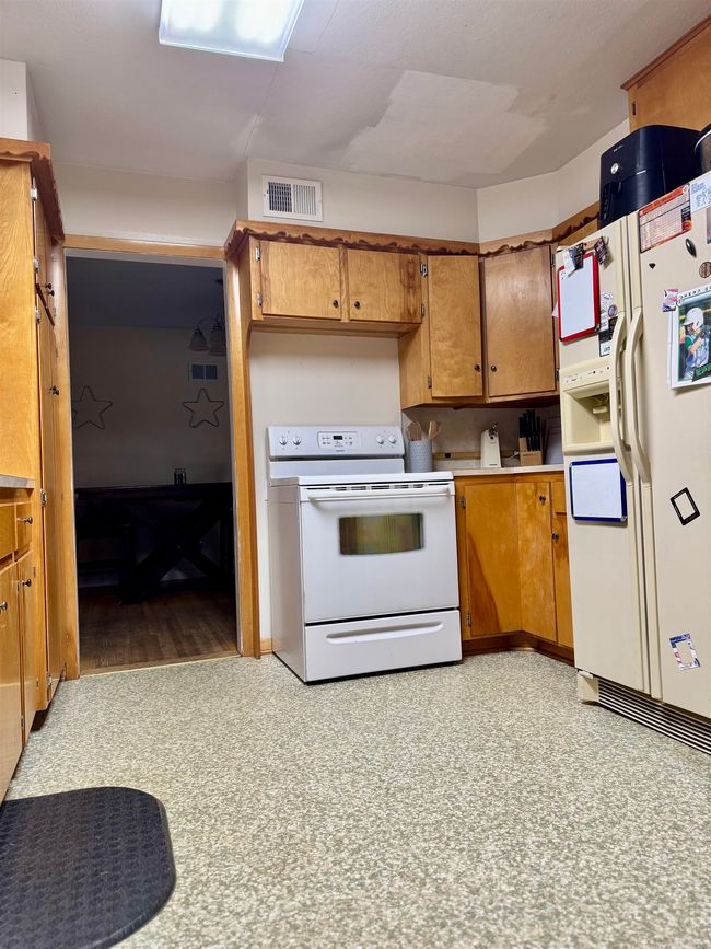 722 Westview Dr, House other with 3 bedrooms, 2 bathrooms and null parking in Mulvane KS | Image 7