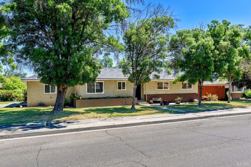2109 N Kensington Way, Hanford, CA, 93230-1858 | Card Image