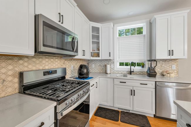 57 Hardy Rd, House other with 3 bedrooms, 3 bathrooms and null parking in Londonderry NH | Image 11