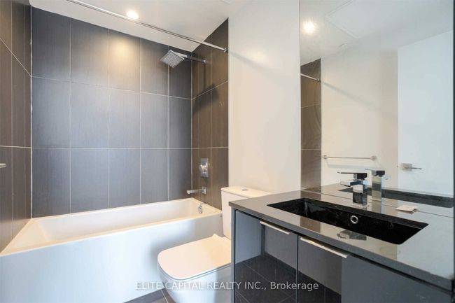 2315 - 70 Temperance St, Condo with 2 bedrooms, 2 bathrooms and 1 parking in Toronto ON | Image 33