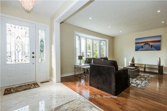 52 Peace Dr, House other with 6 bedrooms, 4 bathrooms and 4 parking in Scarborough ON | Image 4