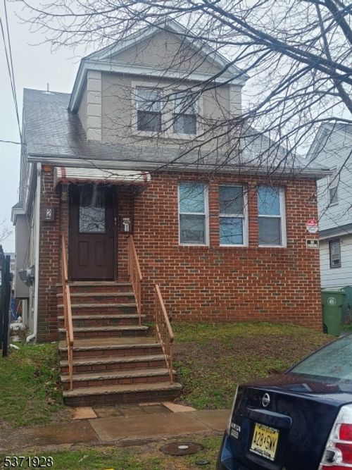 31 W 18th St, Linden, NJ, 07036-3405 | Card Image
