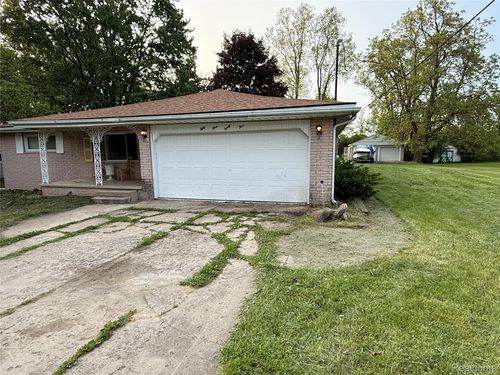 5145 E Mount Morris Rd, Mount Morris, MI, 48458-9721 | Card Image