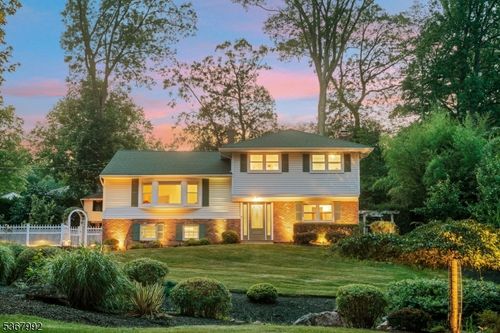6 Holiday Dr, Morris Plains, NJ, 07950-2010 | Card Image