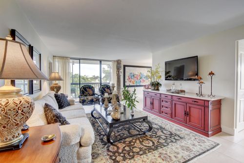 1542 Bridgewood Dr, Boca Raton, FL, 33434-4131 | Card Image