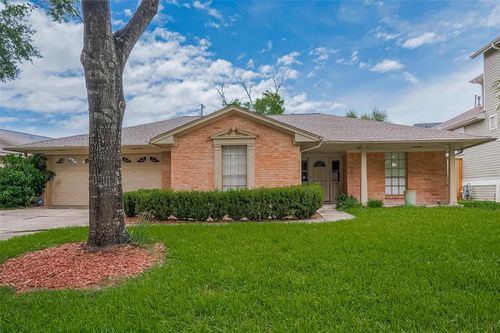 6220 Queenswood Ln, Houston, TX, 77008-6343 | Card Image