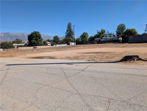 1211 Olive Ave, Beaumont, CA, 92223-1442 | Card Image