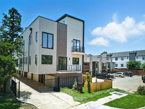 107-1425 N Garrett Ave, Dallas, TX, 75206-7820 | Card Image