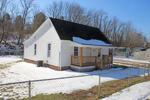 1257 Ohio Ave, Logan, OH, 43138-9374 | Card Image