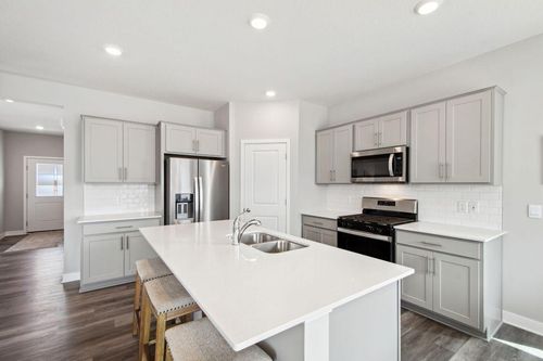 2036 Rainier Dr, Shakopee, MN, 55379-5470 | Card Image