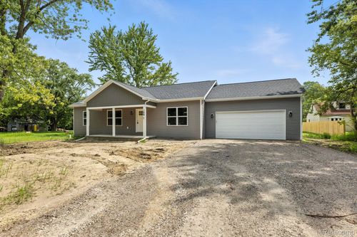 108 N Lester St, Capac, MI, 48014-3134 | Card Image